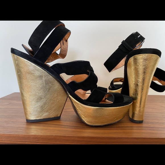 Marc by Marc Jacobs Black Gold Platforms - Picture 7 of 11